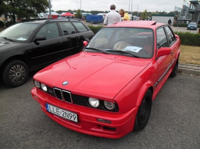 BMW Serii 3 E30 1.8is 136 KM z 1990 r. za 4800 zł