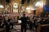 Koncert świąteczno-noworoczny w Piekarach Śląskich. Wybrzmiały najsłynniejsze polskie kolędy i pieśni ZDJĘCIA