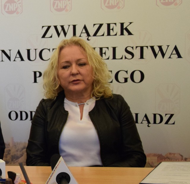 - W Grudziądzu do referendum przystąpiły wszystkie publiczne szkoły i przedszkola - informuje Róża Lewandowska, szefowa ZNP w Grudziądzu [na zdjęciu]. - 94,5 proc nauczycieli opowiedziało się za strajkiem. Wynik dla województwa kujawsko - pomorskiego: 96 proc za strajkiem.