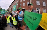 Protest działkowców przed Urzędem Wojewódzkim w Gdańsku. Nie chcą ustawy PO [ZDJĘCIA]