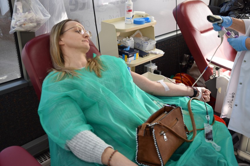 Konferencja „Kropla krwi darem życia". 7.03.2024 w Ostrowi można było oddać krew i zarejestrować się w bazie DKMS