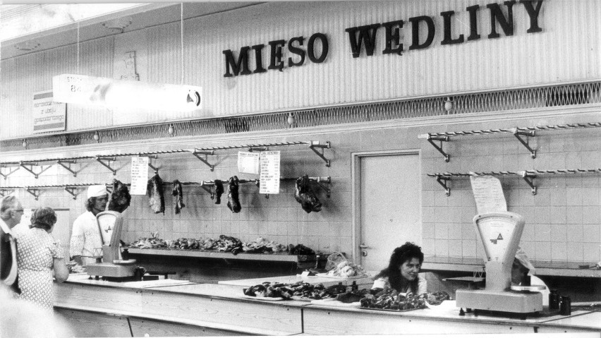 Wrzesień 1989 - stoisko mięsne w PDT Centrum we Wrocławiu