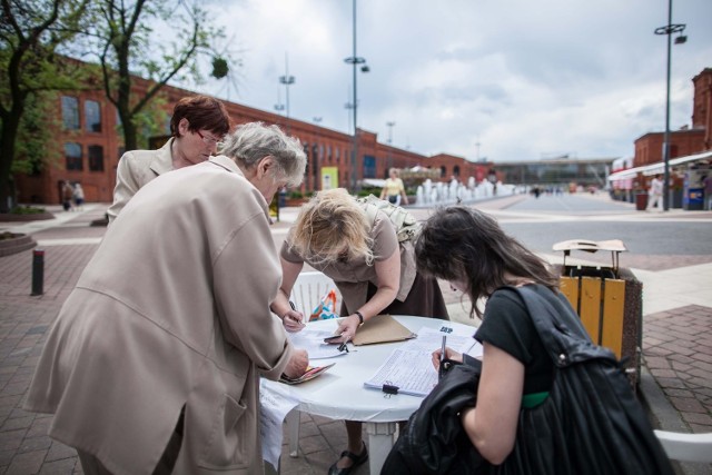 18 tysięcy osób podpisało się już pod wnioskiem o zwołanie referendum