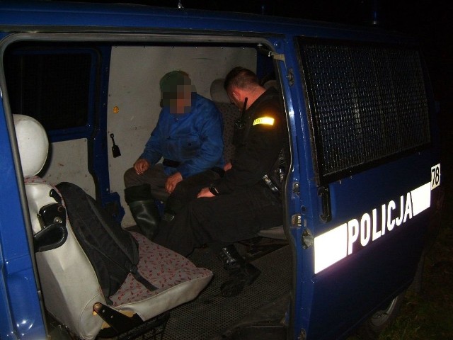 Policjanci z Wąbrzeźna zatrzymali kłusownika.