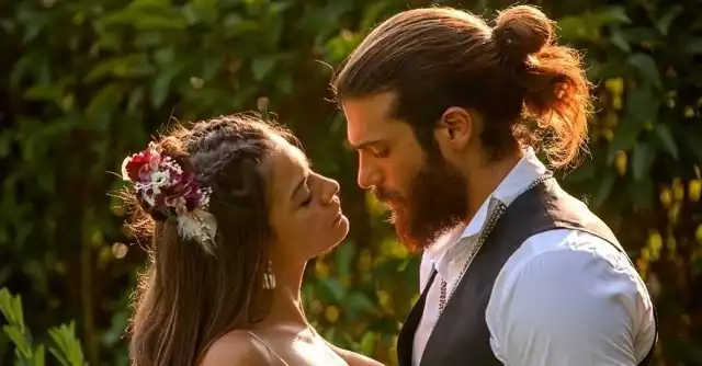 instagram.com/canyaman/