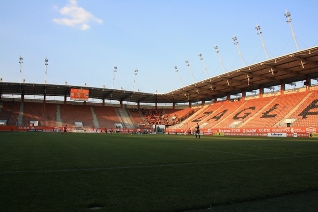 Piłkarze i sympatycy Chrobrego Głogów wrócili na stadion w Lubinie po kilkunastoletniej przerwie.