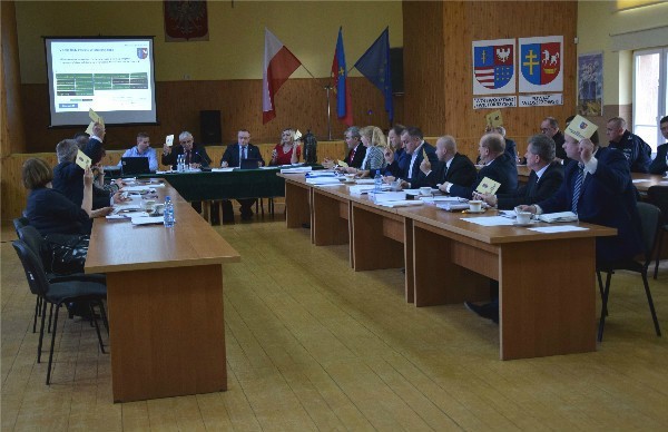 Piąta sesja Rady Powiatu Włoszczowskiego – radni obradowali w poniedziałek, 25 marca (ZOBACZ ZDJĘCIA I ZAPIS TRANSMISJI)
