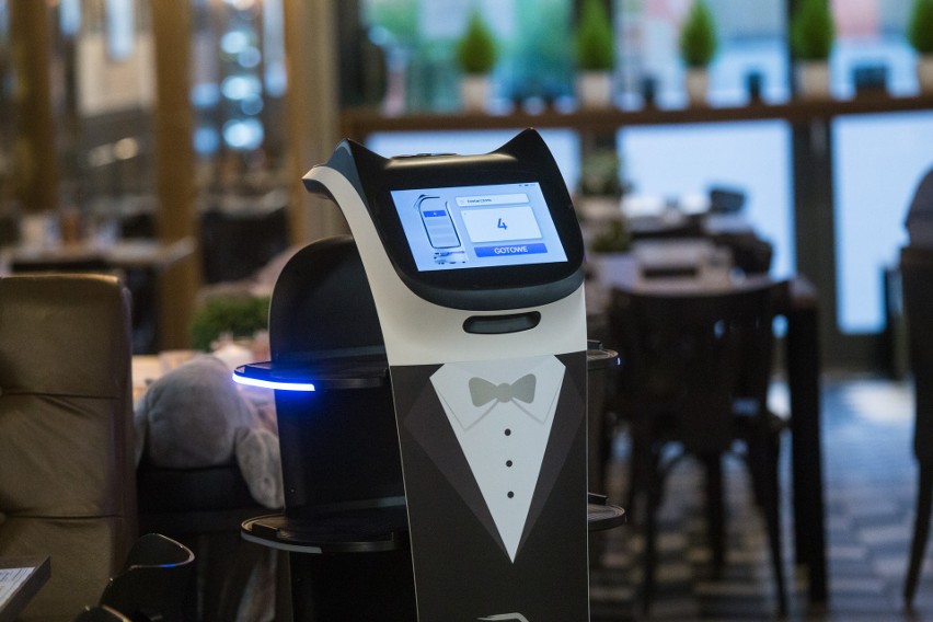 Robot - kelner testowany jest w Poznaniu - na razie zbiera...