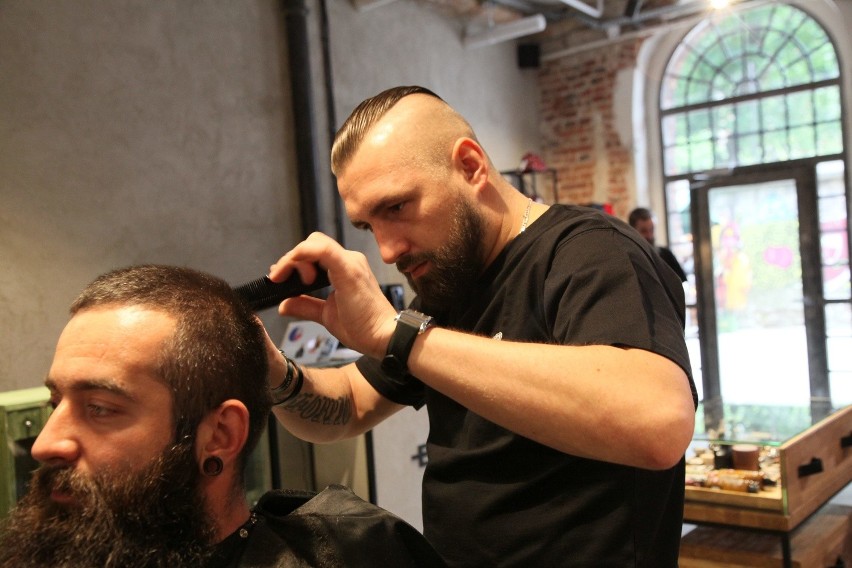 Brush Barber Shop. Nowy salon fryzjerski dla panów w Off Piotrkowska [ZDJĘCIA]