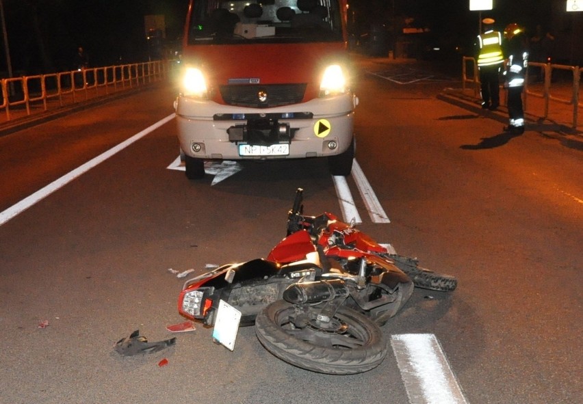Pisz. Audi uderzyło w motocykl. 17-latek ranny (zdjęcia)