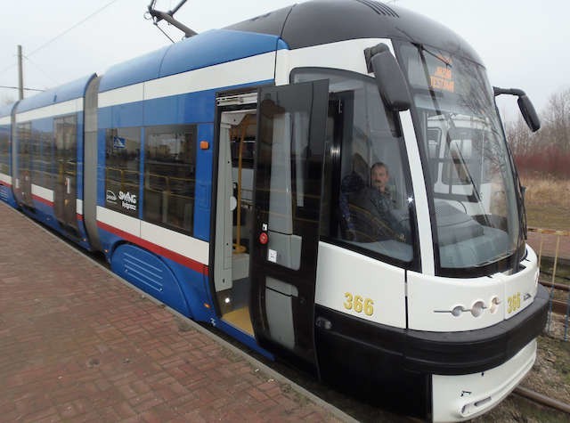 Bydgoszcz zamówiła 12 nowych Swingów Z PESY. Wszystkie pojazdy są niskopodłogowe, klimatyzowane i wyposażone w sieć  Wi-Fi