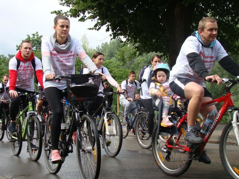 Oświęcim. Rodzinny Rajd Rowerowy po raz 20. Na starcie stanęło ponad 1000 rowerzystów [ZDJĘCIA]