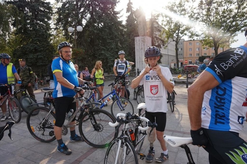 W protezie na rowerze: Kamil Misztal wyruszył już w trasę