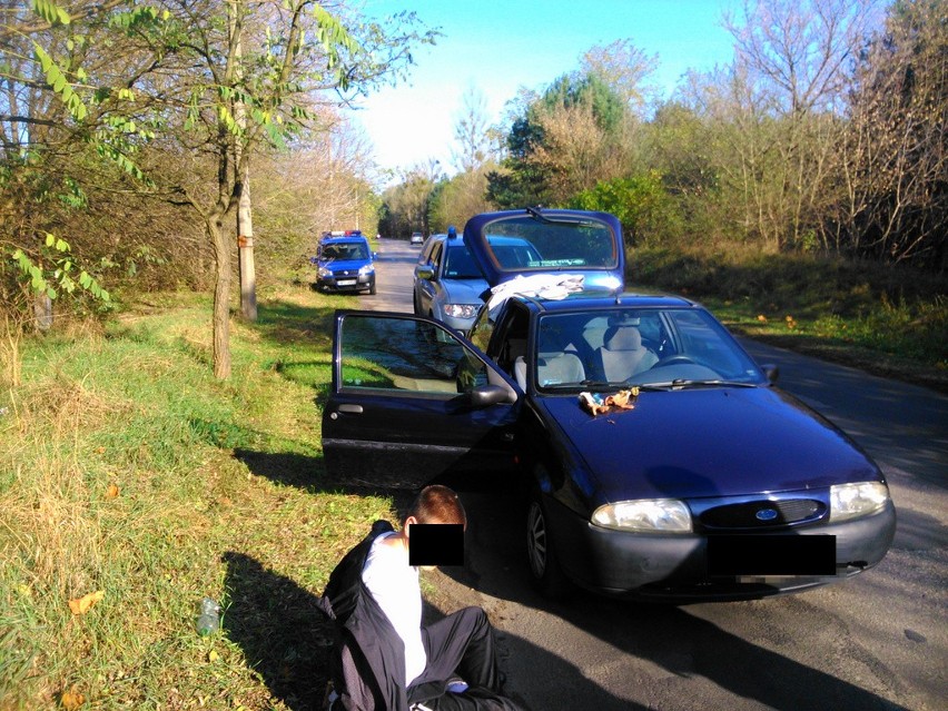 Pseudokibic jednego z bydgoskich klubów piłkarskich zatrzymany. Miał przy sobie kilogram narkotyków [zdjęcia, wideo z akcji]