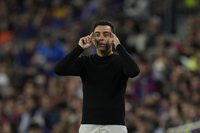 Trener Barcelony, Xavi nie przestanie próbować znieniać...