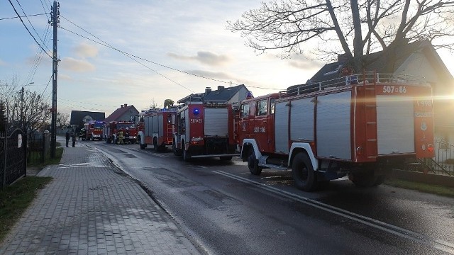 Strażacy-ochotnicy z Żelistrzewa zawsze chętnie niosą pomoc innym, teraz sami potrzebują pomocy, by mogli pomagać i ratować dalej.Zrzutka dla OSP ŻelistrzewoZdjęcia z akcji gaszenia pożaru w domu jednorodzinnym w Żelistrzewie