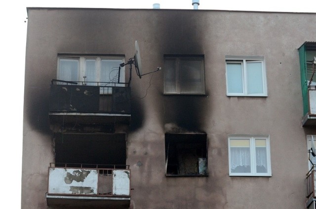 Pożar rozpoczął się w lokalu na trzecim piętrze. To tam strażacy odnaleźli zwłoki mężczyzny.