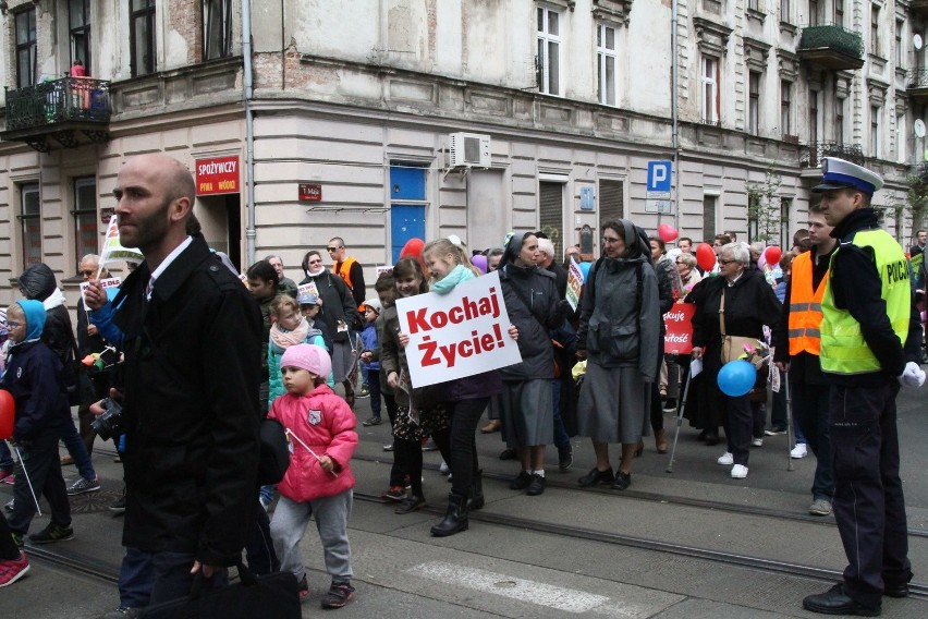 Marsz dla Życia i Rodziny w Łodzi [ZDJĘCIA]