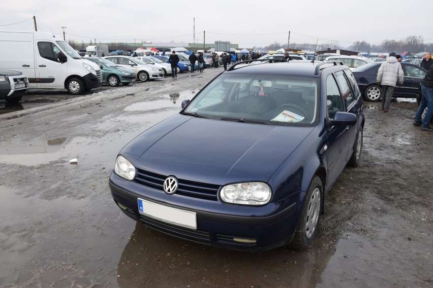 1. Volkswagen Golf. Silnik 1,9 diesel, rok produkcji 2003,...