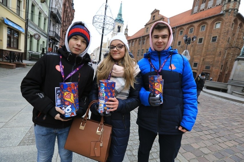 WOŚP w Toruniu. Trzy sztaby i 800 wolontariuszy - tak Toruń...