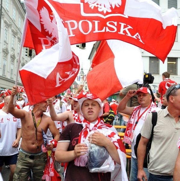 Polscy kibice opanowali w czwartek centrum Wiednia.