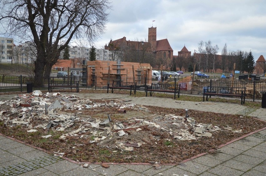 Malbork. Miniatura pokrzyżackiego zamku została zburzona. Powstanie nowa makieta [zdjęcia]