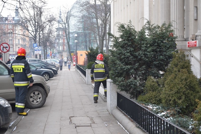 Alarm w Sądzie w Gliwicach. Niebezpieczna substancja w...