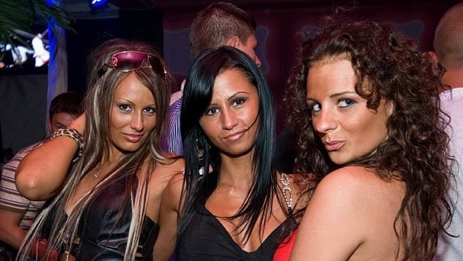 Gorące imprezy w klubie Senso w Mielnie w 2008 roku. Zobacz nowe archiwalne zdjęcia!