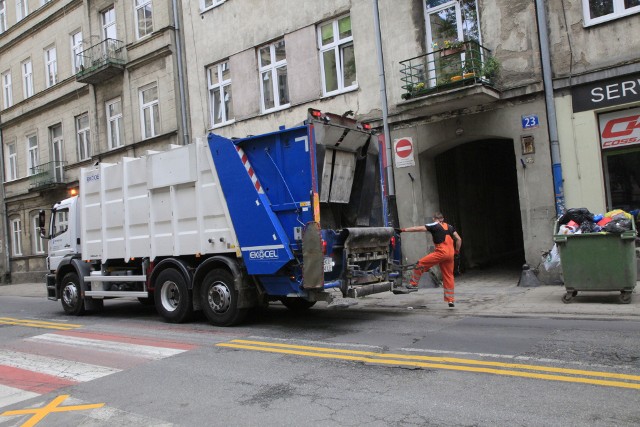 Rosnące opłaty za zagospodarowanie odpadów najbardziej odbiły się na wydatkach mieszkańców za usługi komunalne.