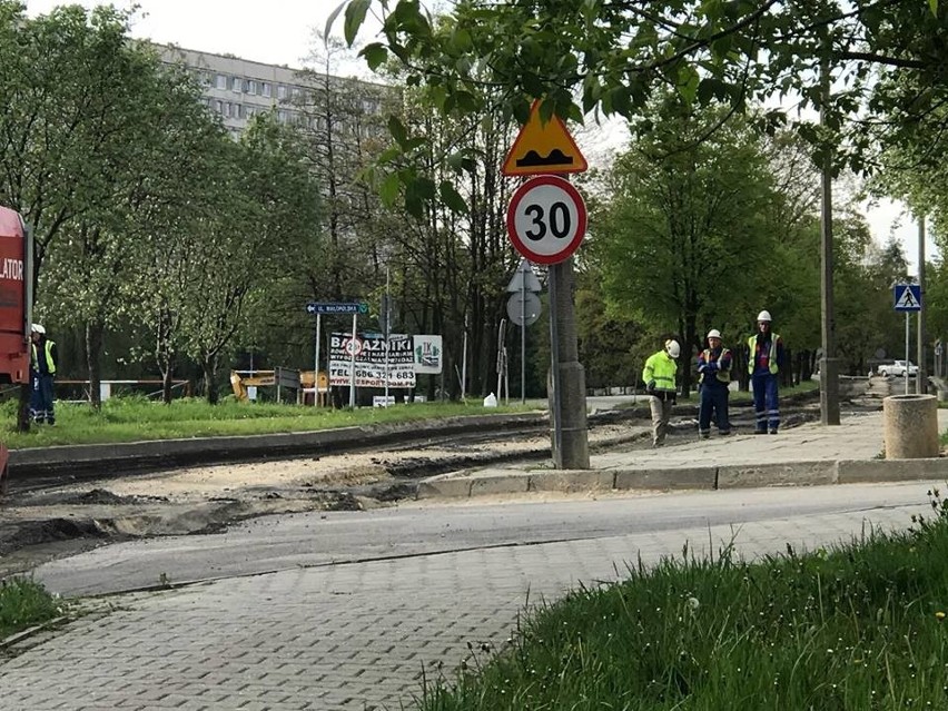 Drogowcy zablokowali dojazdy do bloków w Jastrzębiu