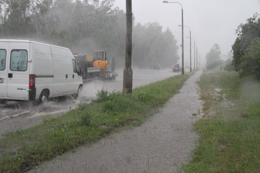  Czwartkowa ulewa w Kielcach. Ulice jak rzeki (zdjęcia fotoreportera Echa Dnia)  
