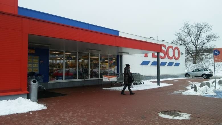 Zamykają sklep Tesco w Łapach. To już ostatnie godziny, kiedy można zrobić zakupy [ZDJĘCIA]