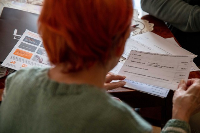 Lubuska Policja przestrzega przed oszustami, którzy chcą wyłudzić pieniądze metodą "na BLIK-a". Czytaj więcej na kolejnych slajdach. Posługuj się klawiszami strzałek, myszką lub gestami 