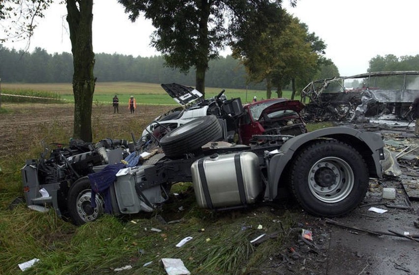 W katastrofie pod Jeżewem zginęło trzynaście osób –...