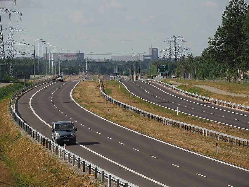 Przejechaliśmy nowym odcinkiem drogi ekspresowej S14. Nagranie z przejazdu zachodnią obwodnicą Łodzi ZDJĘCIA, WIDEO