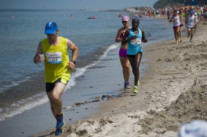 26. Międzynarodowy Bieg po plaży w Jarosławcu. Na trasie zmarł biegacz 