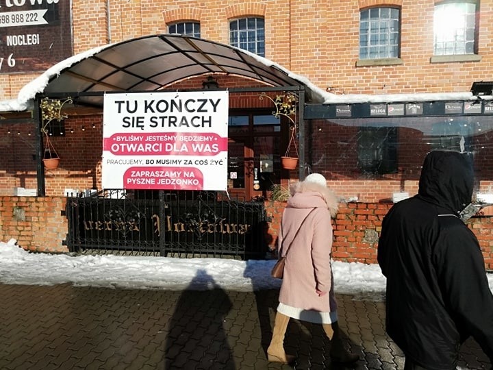 Właściciel Duo Cafe składa odwołanie od decyzji sanepidu. W Ustce ustawiają się kolejki pod kolejnym otwartym lokalem