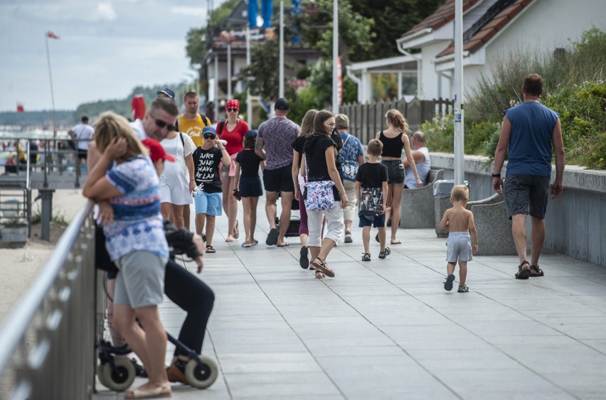 W środę na plaży w Sarbinowie pojawiło się wielu...