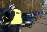 Jazgarka. Na widok policjantów zjechał z drogi. Nie bez powodu - był pijany 