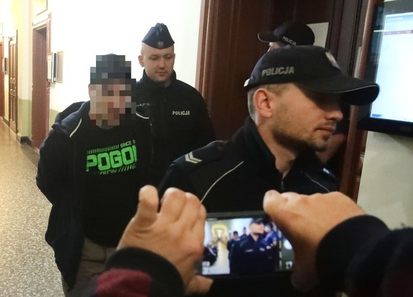 Bracia oskarżeni o podpalenie bezdomnego w Szczecinie wychodzą na wolność! Proces będzie powtórzony