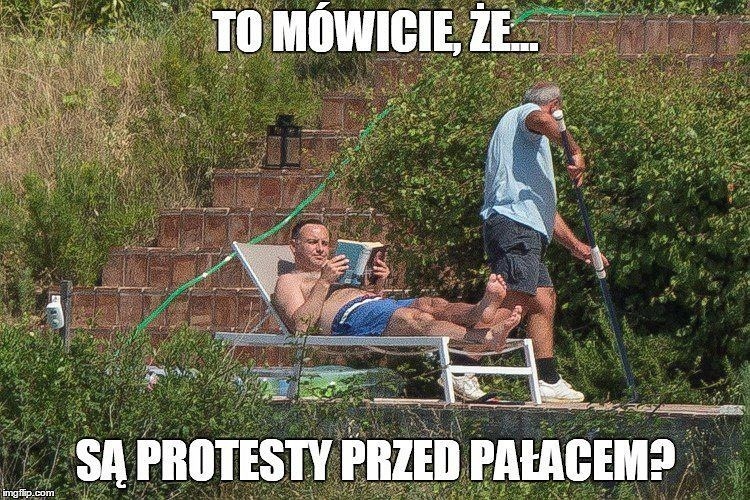 Prezydent zawetował ustawy o sądach MEMY