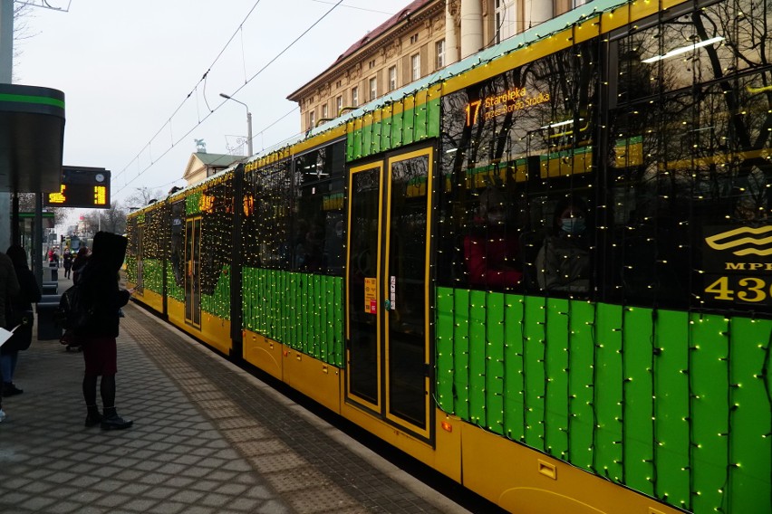 Świąteczna bimba przewozi pasażerów na liniach 3, 11, 17 i...