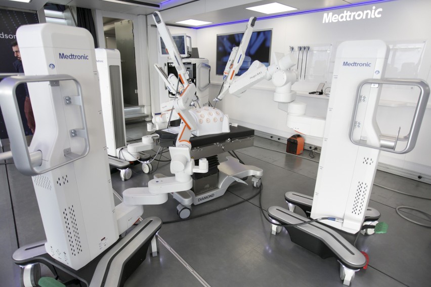 Lekarze w słupskim szpitalu testują nowoczesnego robota...