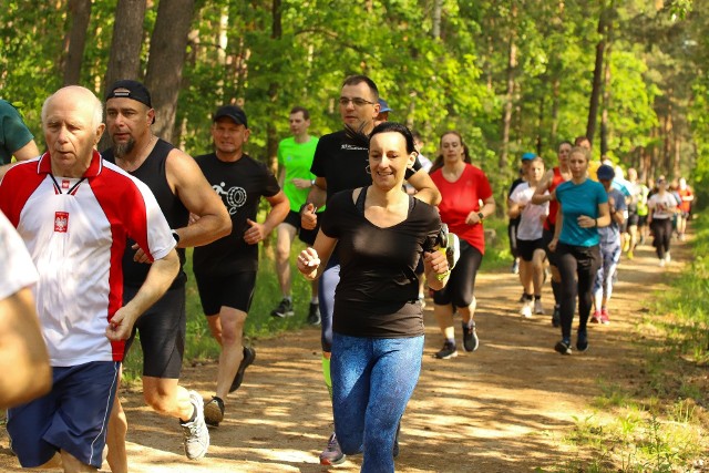 Wkrótce 300-tne urodziny popularnej imprezy biegowej w Toruniu. A na razie zapraszamy na fotorelację z Parkrun Toruń 297. Na Skarpie dopisała pogoda i biegacze.Aby przejść do galerii, przesuń zdjęcie gestem lub naciśnij strzałkę w prawo.