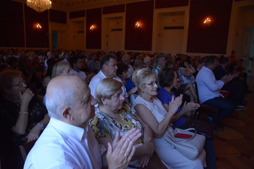 Koncertem uczcili pamięć ofiar II wojny światowej w Sali Kryształowej Pałacu Książęcego w Żaganiu 