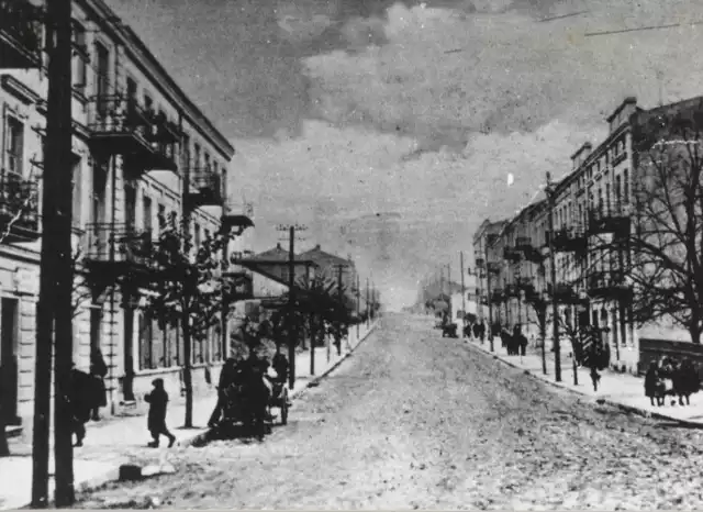 Ulica H. Sienkiewicza podczas okupacji, ok. 1942 r.