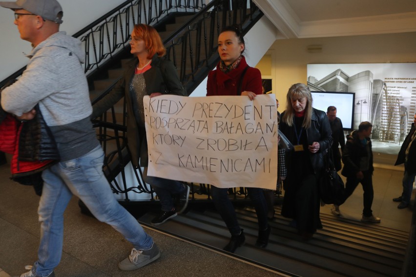 Lokatorzy z kamienicy przy ul. Wólczańskiej 43 przyszli do prezydent Zdanowskiej 