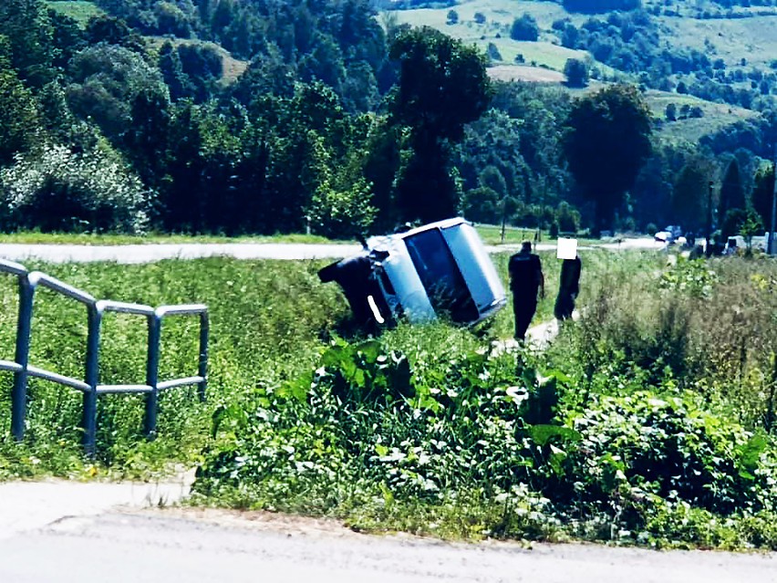 DK 28. Wypadek z udziałem karetki Mszanie Dolnej