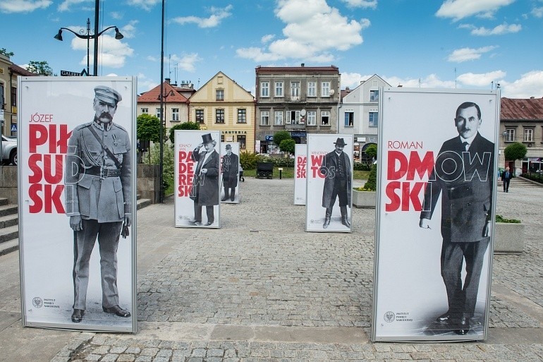 "Ojcowie Niepodległości" - wystawa na Rynku w Bochni na...