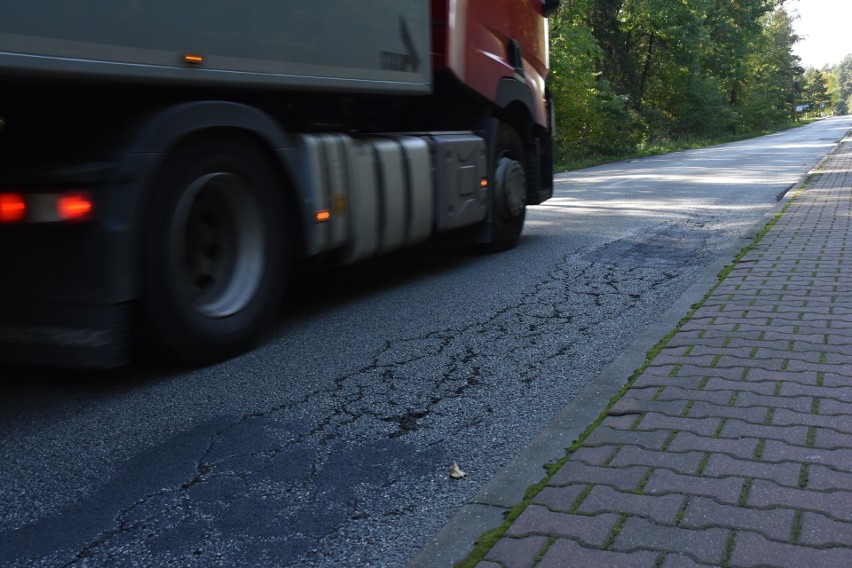 Mieszkańcy Sławkowa 8 czerwca zablokowali w proteście ulicę...